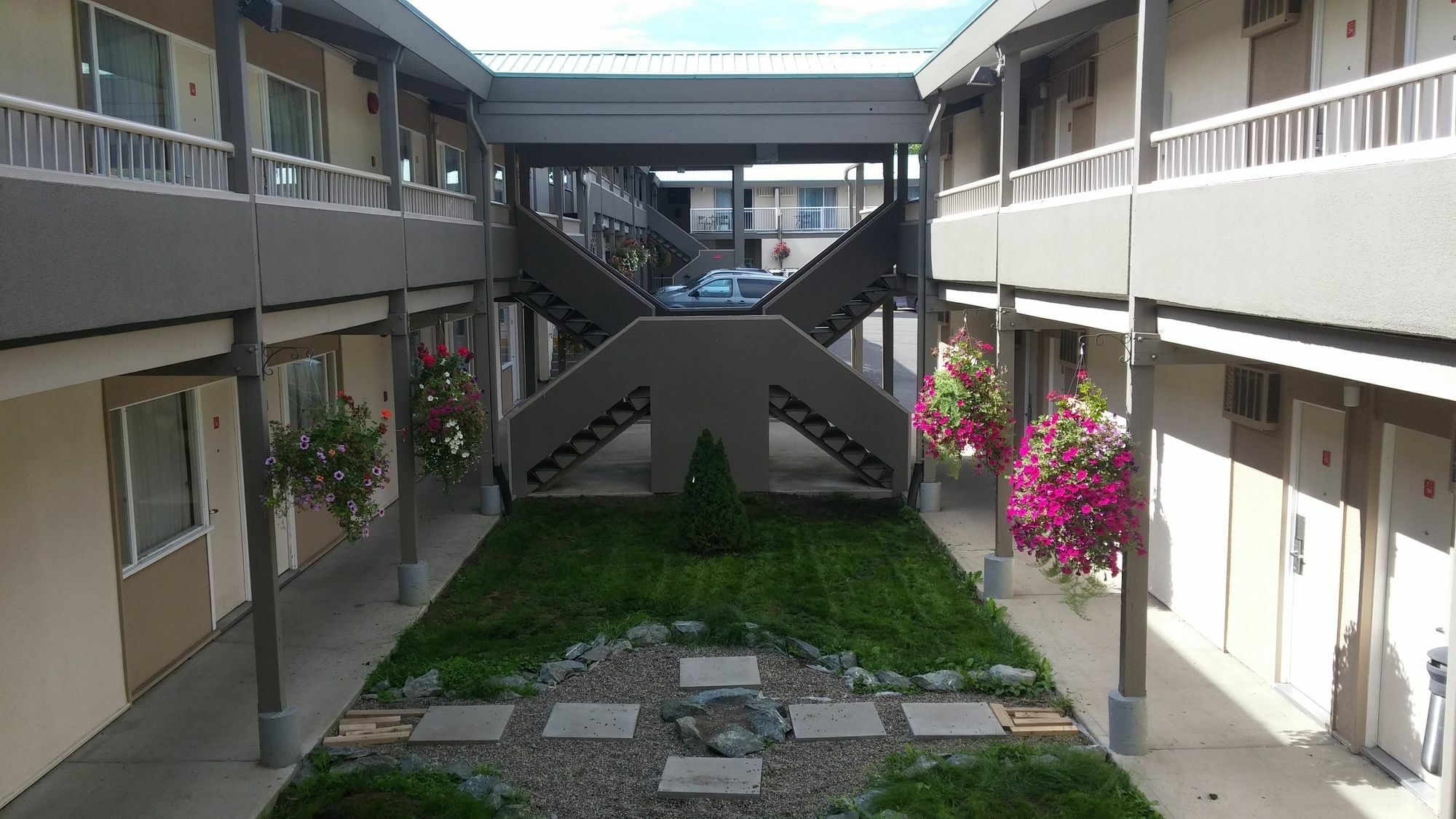 乔治王子城伊克诺拉奇旅馆别墅 外观 照片